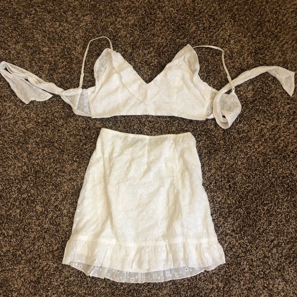 Reverse size medium skirt and crop set